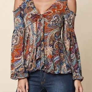 Venus size 1x cold shoulder top